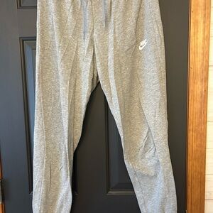 Nike Women’s Light Gray Capri Joggers